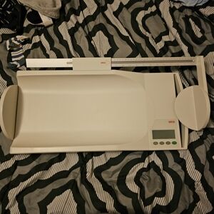 Seca Infant Scale With Analog measuring rod attachment